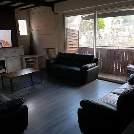 Sanctuaire Lourdes 180 M2 Duplex 5 Chambres 15 Voyageurs 10 Lits Balcon