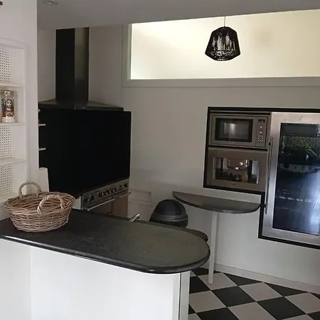 Sanctuaire Lourdes 180 M2 Duplex 5 Chambres 15 Voyageurs 10 Lits Balcon *