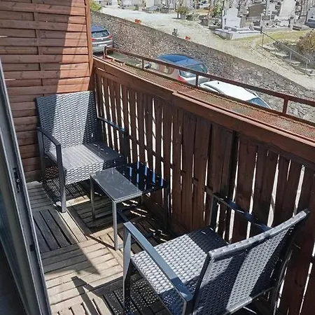 Proche Sanctuaire Duplex 12 Voyageurs 150m2 Lit Bebe Et Balcon Fumeur En Exterieur Λούρδη